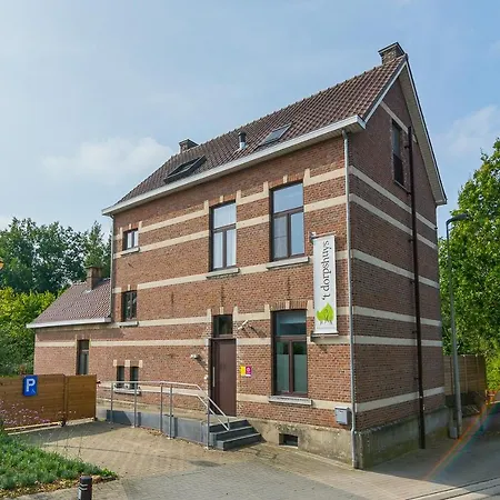 Het Dorpshuys - Vakantiewoning Tot 12 Personen Maaseik Exterior foto